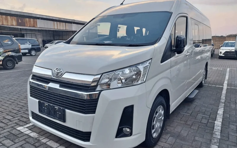 Toyota Hiace Commuter
